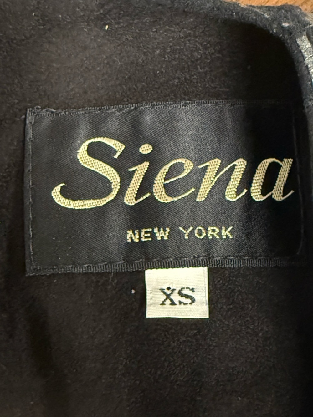 Siena NY Black Leather Floral Panel Top XS Long Sleeve V Neck Unique Chic - Picture 8 of 11